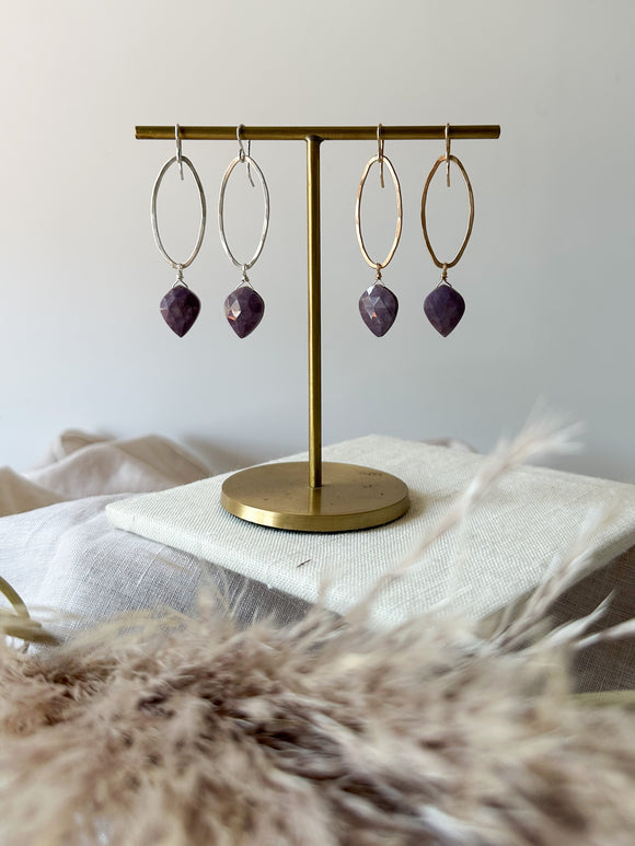 E2322 - Forged oval hoop with charoite leaf shaped drop earrings