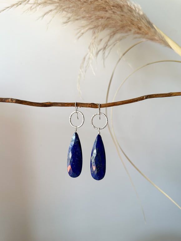 E2308 - hammered circles with faceted lapis