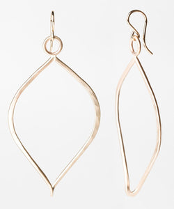 E122 - Small Leaf Earring