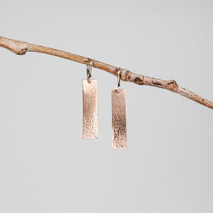 E129 - Hammered Bar on French Wire Earring