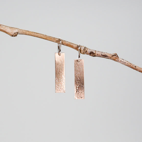 E129 - Hammered Bar on French Wire Earring